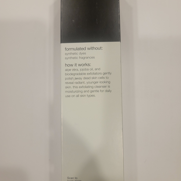 PCA Skin Daily Exfoliant Cleanser - Black and White - Picture 3 of 6